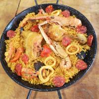 Paella maria poulets et crustaces